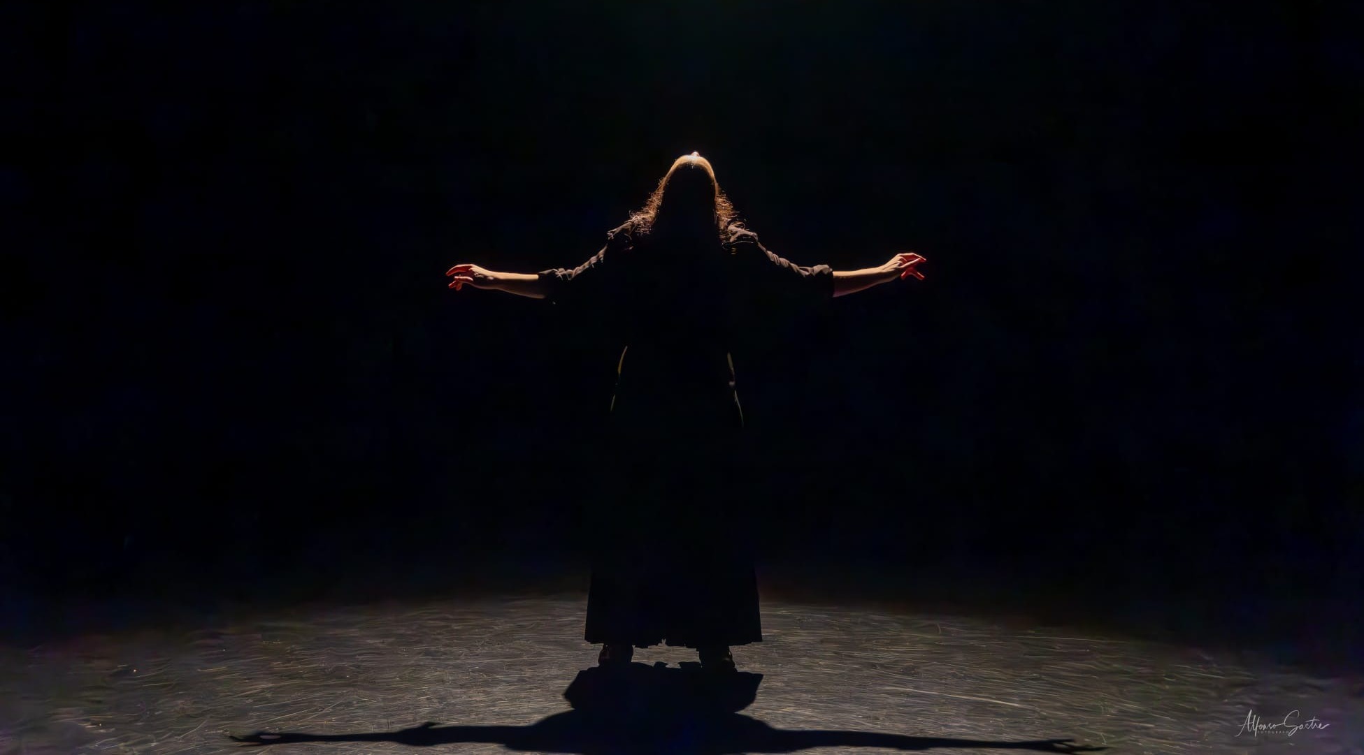 Rubí Gallego bailando danza española